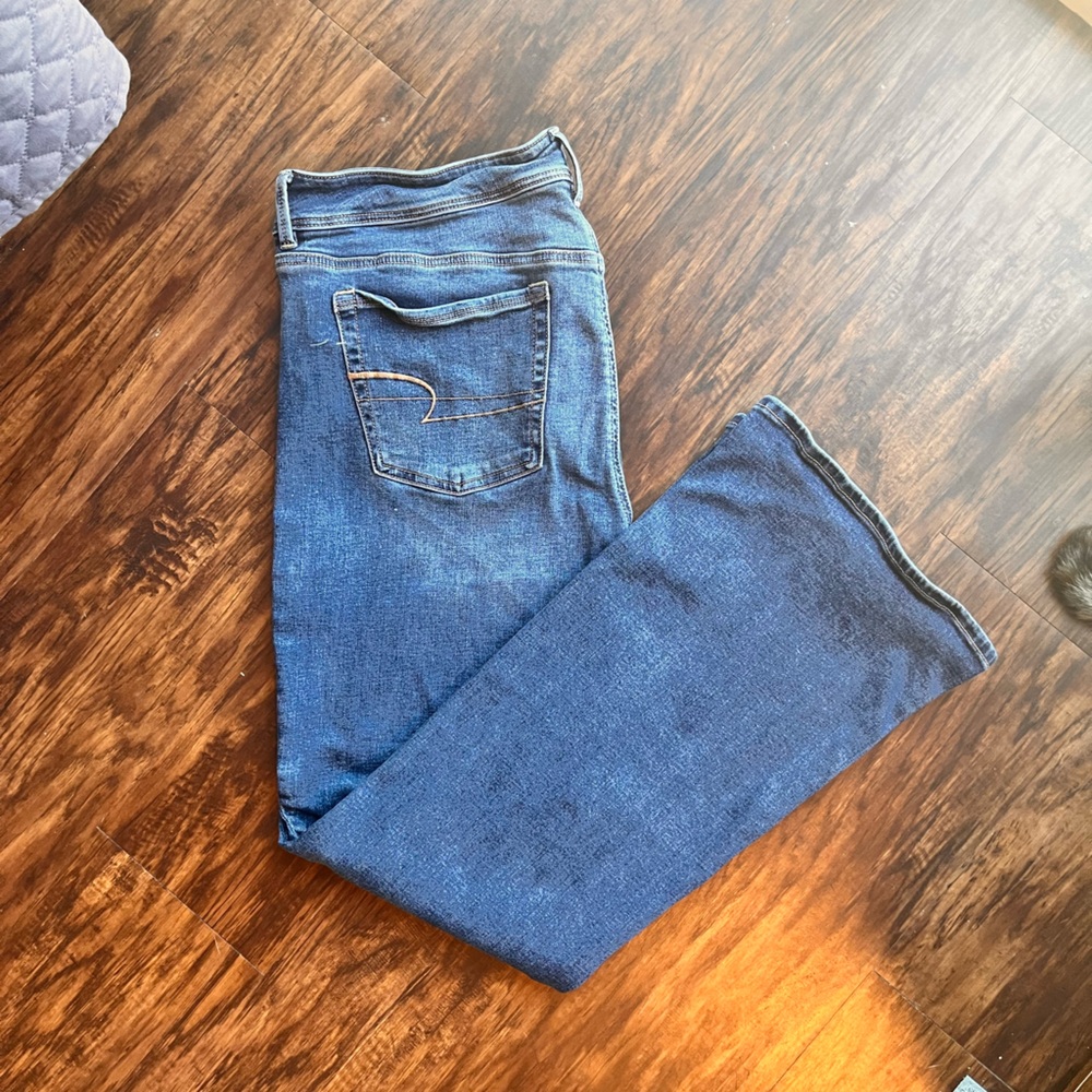 American Eagle- Flare Super Stretch Medium Wash Jeans